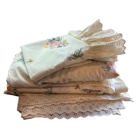 Vintage St Mary's Combed Percale Complete Bed Linen Set - King - FLORAL RUFFLE - Picture 1 of 9
